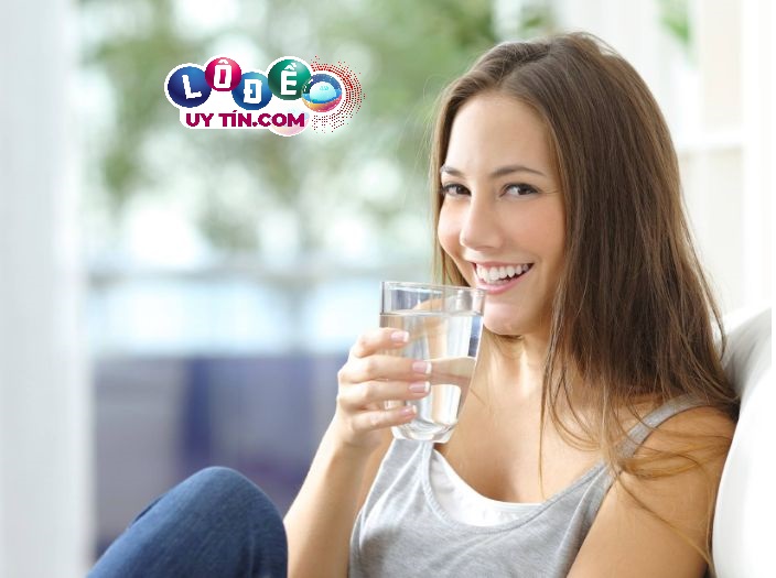 Nằm mơ thấy uống nước có ý nghĩa gì? Bật mí con số may mắn 28 Nằm mơ thấy uống nước có ý nghĩa gì? Bật mí con số may mắn