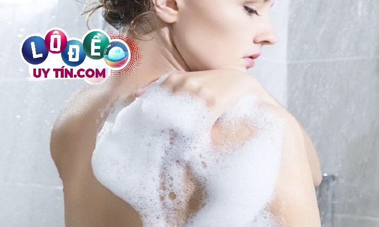 Phân tích giấc mơ thấy phụ nữ tắm đánh con gì dễ trúng nhất? 28 Phân tích giấc mơ thấy phụ nữ tắm đánh con gì dễ trúng nhất?