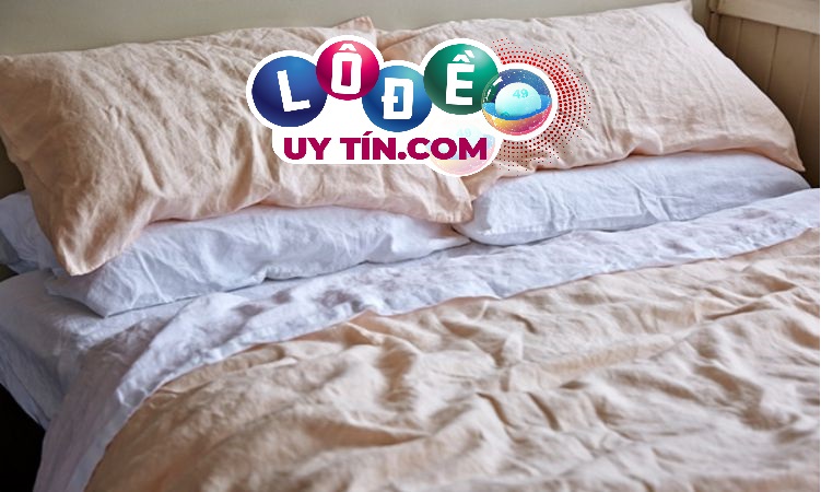 Mơ thấy chăn mền là điềm báo gì? Đánh con số nào?