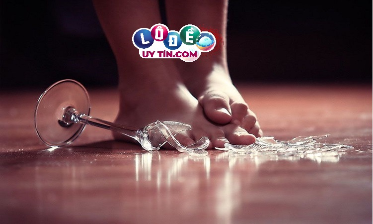 Mơ thấy ly vỡ, cốc vỡ đánh con gì chuẩn? 8 Mơ thấy ly vỡ, cốc vỡ đánh con gì chuẩn?