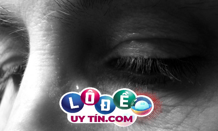 Mơ thấy mình khóc có ý nghĩa gì, đánh số nào ăn? 1 Mơ thấy mình khóc có ý nghĩa gì, đánh số nào ăn?