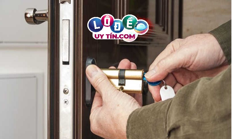 Mơ thấy ổ khóa, khóa cửa đánh con gì? Là điềm báo gì? 17 Mơ thấy ổ khóa, khóa cửa đánh con gì? Là điềm báo gì?