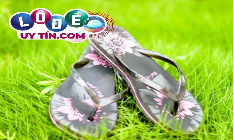 Mơ thấy đôi dép dự báo điều gì, đánh số nào dễ ăn? 19 Mơ thấy đôi dép dự báo điều gì, đánh số nào dễ ăn?